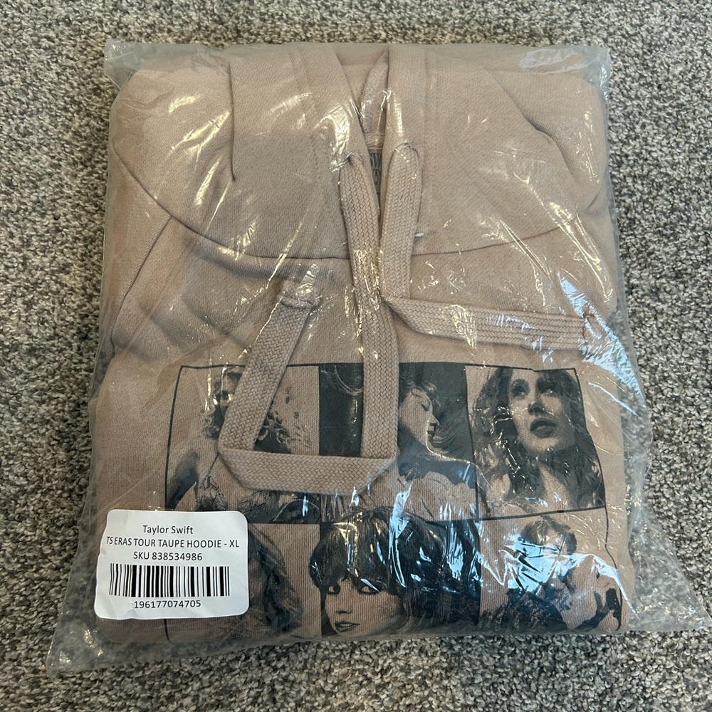 Taylor Swift Eras Tour beige hoodie sweatshirt NWT size XL
